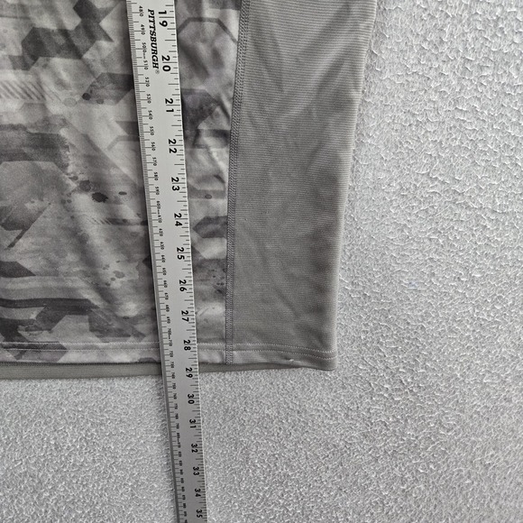 Oakley Men Shirt XL Gray Embroidered Camouflage Activewear Short Sleeve - Picture 6 of 10